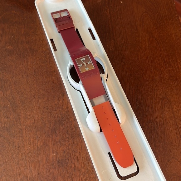 NIB Swatch SUBR102 tank watch - ombré face / two tone band with clear stripe - Picture 5 of 7